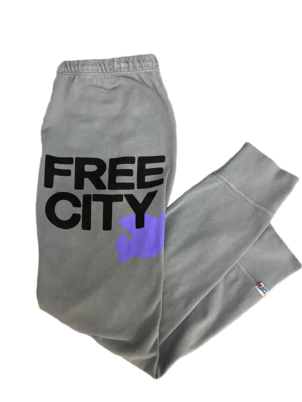 freecity Unisex 3/4 Sweatpants in Grey Art Color with Black Logo and Purple Dove